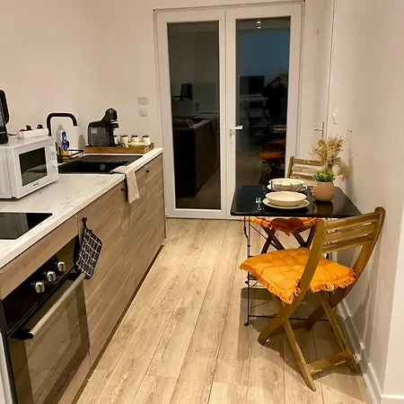 Acacia Terrasse*proche Centre-ville Et Chu *